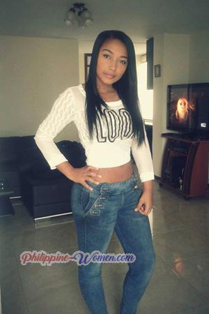 152057 - Shazzkya Age: 33 - Colombia