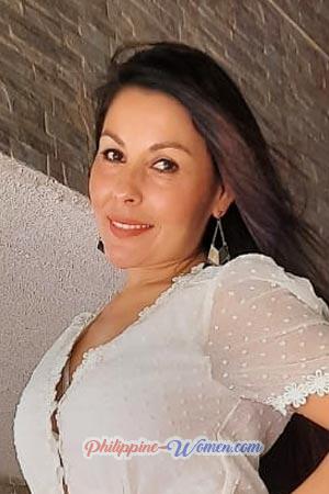 200541 - Isabel Age: 44 - Colombia