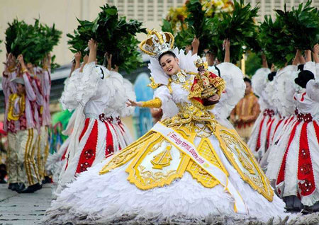 A Filipina showing the colorful Filipino culture.